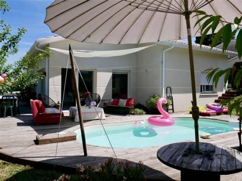 maison contemporaine, avec piscine à Cestas