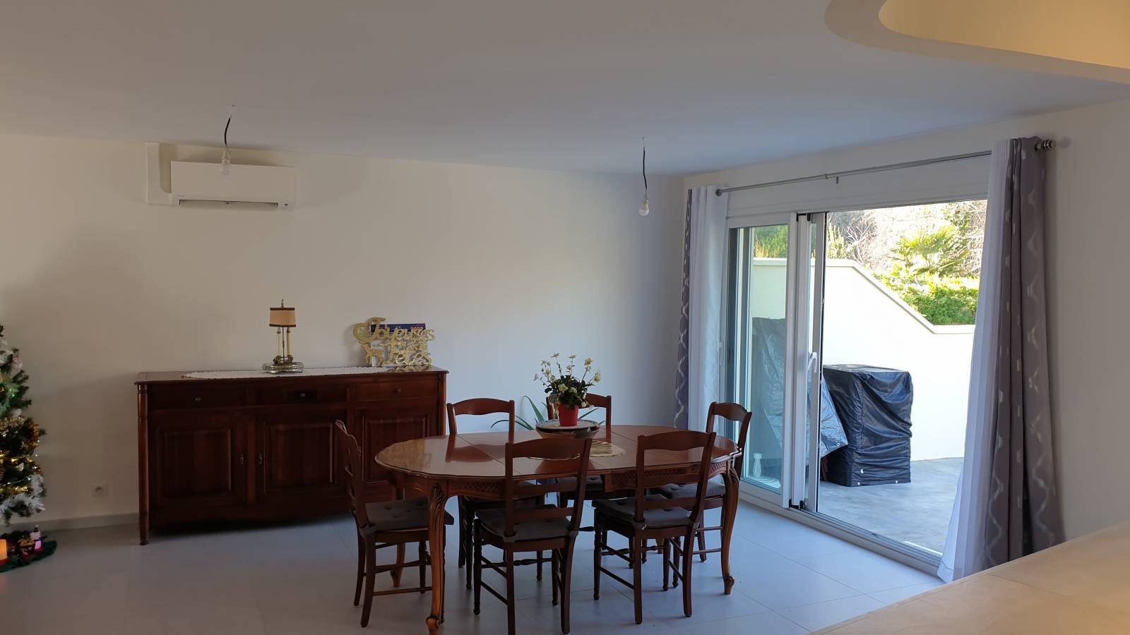 CESTAS BOURG, maison 125m² entièrement rénovée, 5 chambres et garage en demi sous-sol