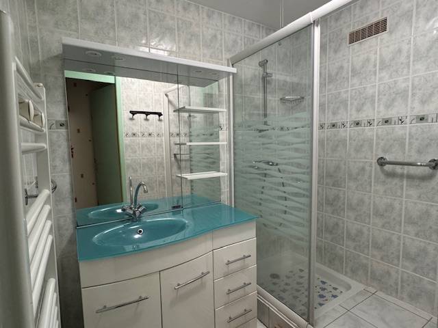 CESTAS GAZINET maison plain pied mitoyenne 4 chambres jardin et garage