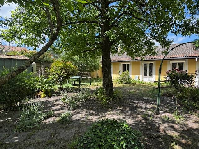 CESTAS GAZINET maison plain pied mitoyenne 4 chambres jardin et garage