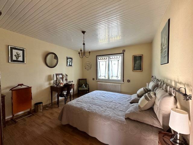 CESTAS Bourg, Maison 4 chambres, garage, sur parcelle de 965m²