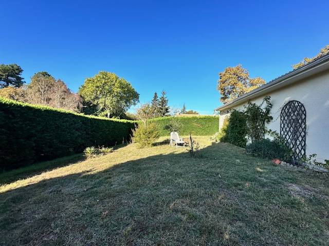 CESTAS Bourg, Maison 4 chambres, garage, sur parcelle de 965m²