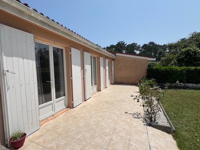 CESTAS gazinet, maison mitoyenne de plain-pied de 90m² avec 3 chambres, jardin et garage