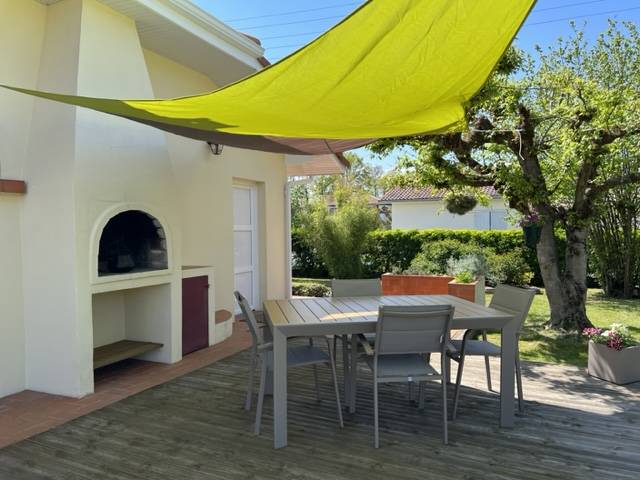 CESTAS BOURG MAISON PLAIN PIED 3 CHAMBRES ET UN BUREAU SUR 1035M² DE PARCELLE