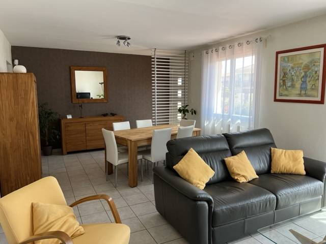 CESTAS BOURG MAISON PLAIN PIED 3 CHAMBRES ET UN BUREAU SUR 1035M² DE PARCELLE