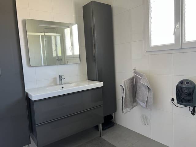 CESTAS BOURG MAISON PLAIN PIED 3 CHAMBRES ET UN BUREAU SUR 1035M² DE PARCELLE