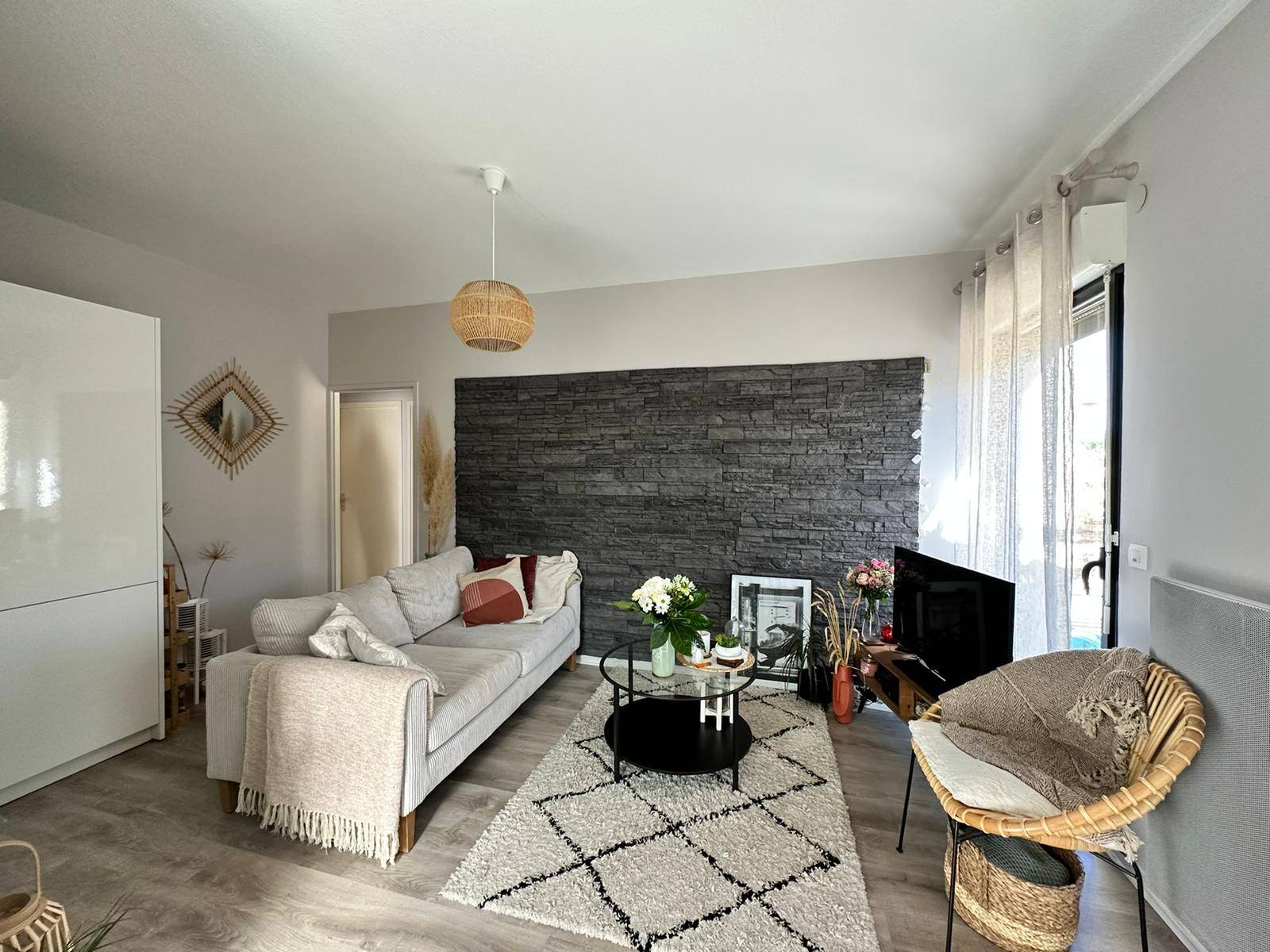 GRADIGNAN limite PESSAC appartement T3, 2 chambres en RDC avec jardin