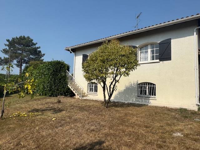 CESTAS, maison individuelle de plain-pied de 135m² avec 4 chambres, jardin et sous sol