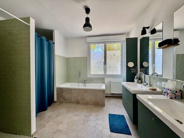 MAISON MODERNE SUR CESTAS