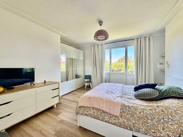 MAISON 4 CHAMBRES SUR CESTAS LIMITE CANEJAN