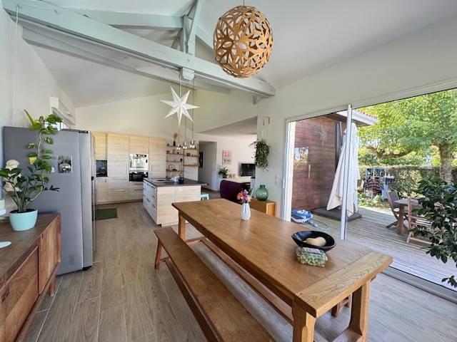 CESTAS , maison individuelle de plain pied 140m² avec 4 chambres, jardin et double garage