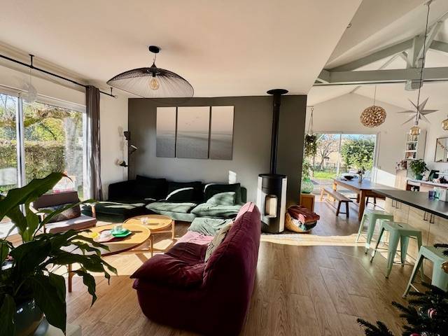 CESTAS , maison individuelle de plain pied 140m² avec 4 chambres, jardin et double garage