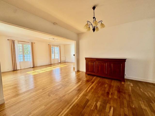 Cestas bourg, maison de plain pied, 4 chambres avec jardin et garage