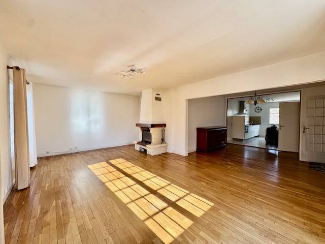 Cestas bourg, maison de plain pied, 4 chambres avec jardin et garage