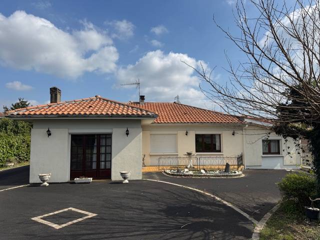 LEOGNAN, maison individuelle de plain-pied  3 chambres sur 1241m²