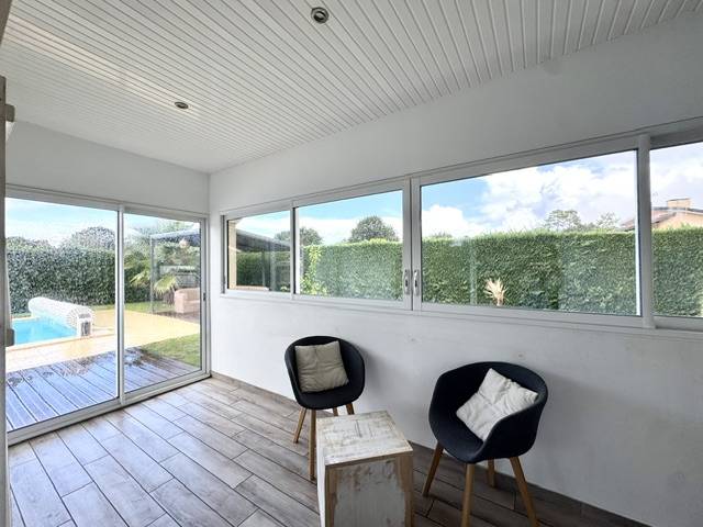 Maison à étage, 4 chambres avec piscine