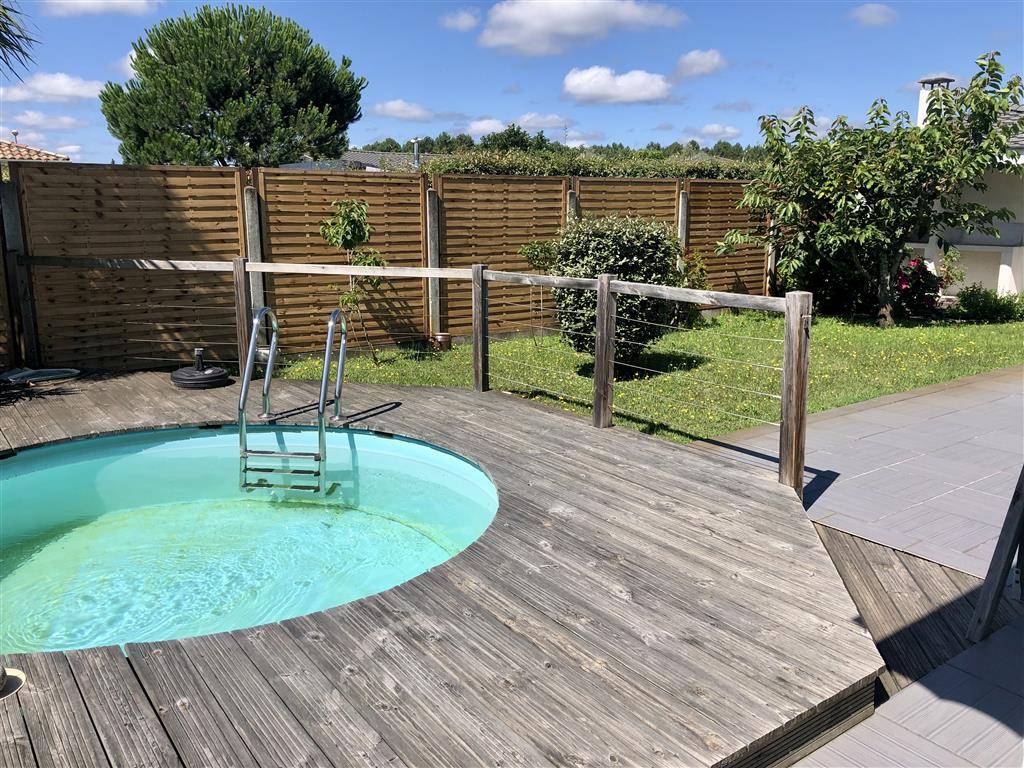 MAISON AVEC PISCINE