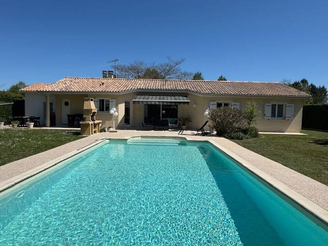 CESTAS, contemporaine de 146m² avec 5 chambres sur 1700m² avec piscine