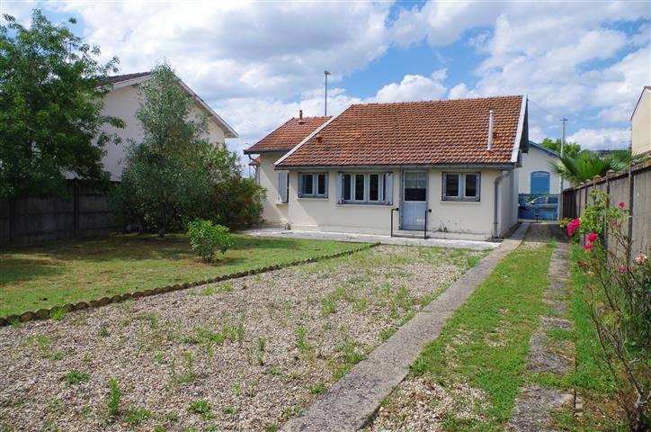 TALENCE, maison de 70m², 2 chambres, garages et dépendance