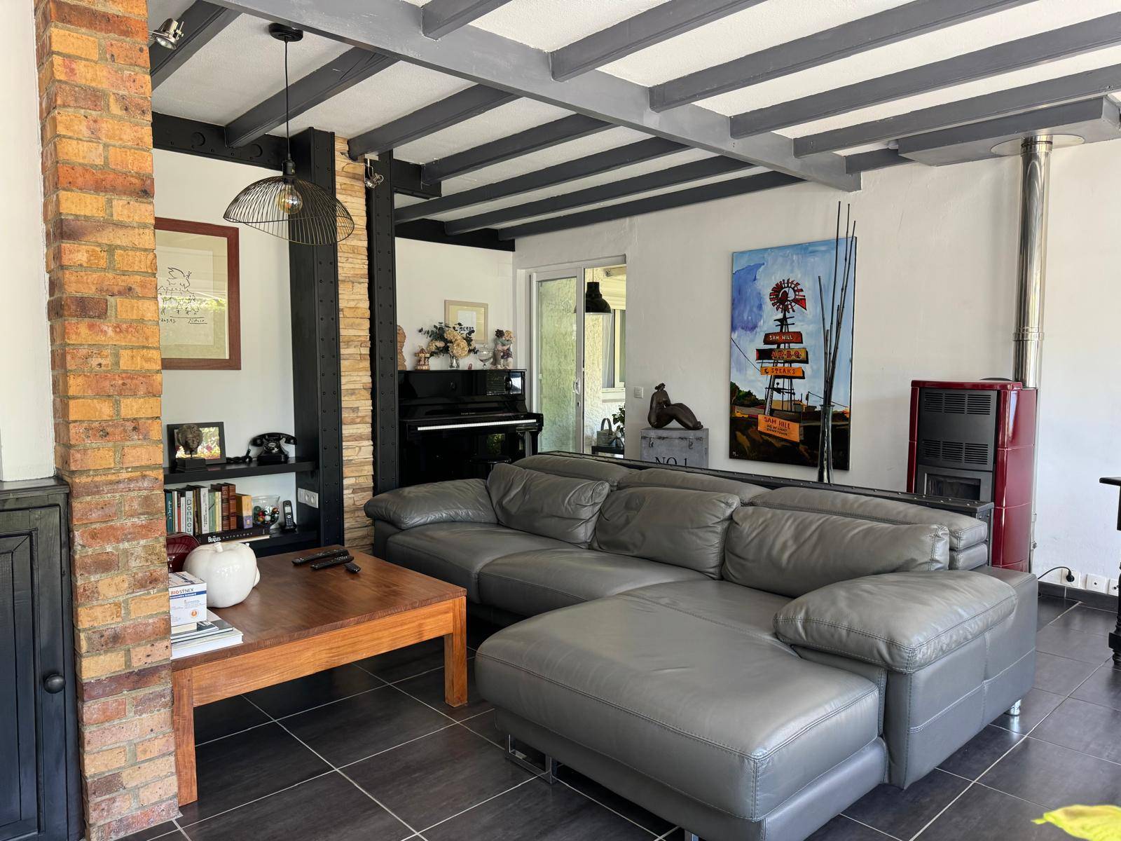 a vendre sur cestas maison lumineuse 