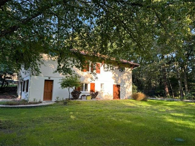 Cestas BOURG, maison sur sous sol, 4 chambres + T1 BIS  avec jardin et garage