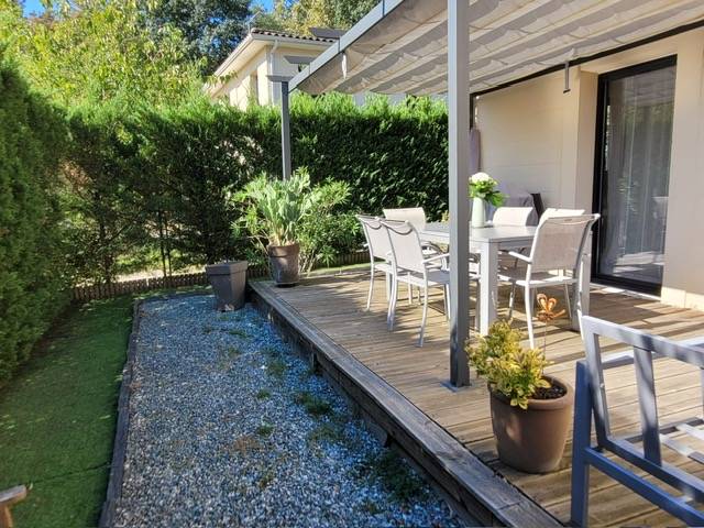 GRADIGNAN limite PESSAC appartement T3, 2 chambres en RDC avec jardin