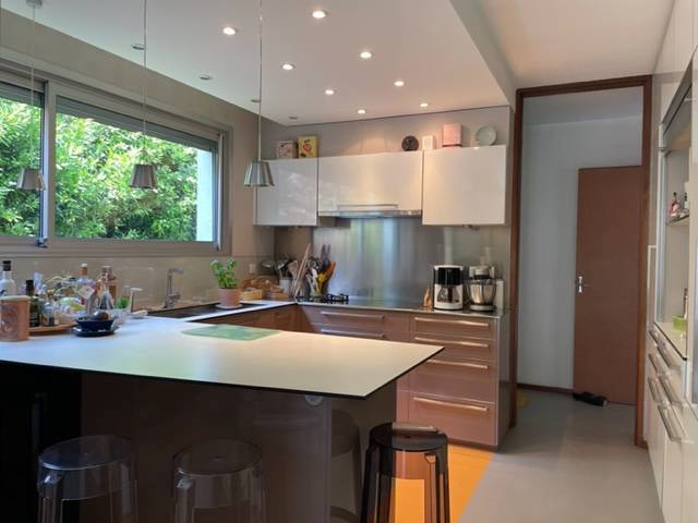 GRADIGNAN, villa de 183m² à l'abri des regards, 5 chambres, double garage, piscine