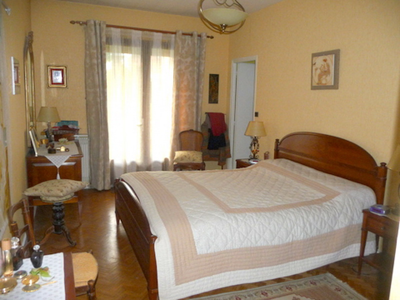 Maison 205m², 5 chambres sur 845m² GRADIGNAN CENTRE