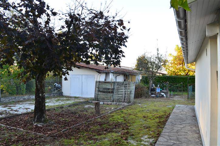 A VENDRE  CESTAS BOURG  Maison de plain pied de 90m² sur parcelle de 1030m²