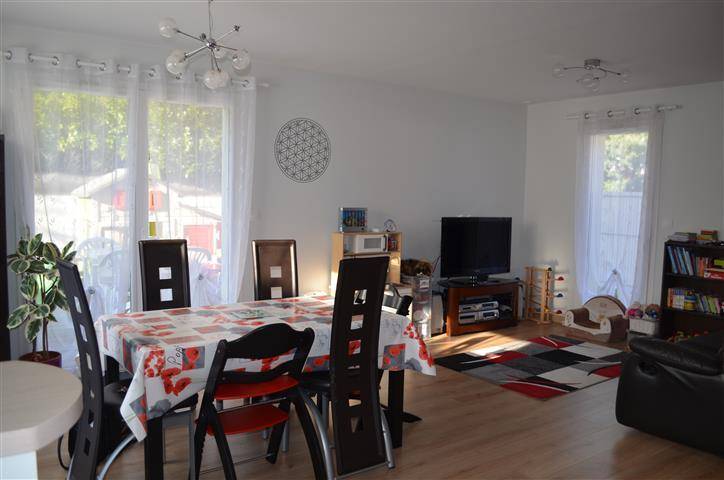 A VENDRE Maison récente 3 chambres  d'environ 108 m² à PESSAC