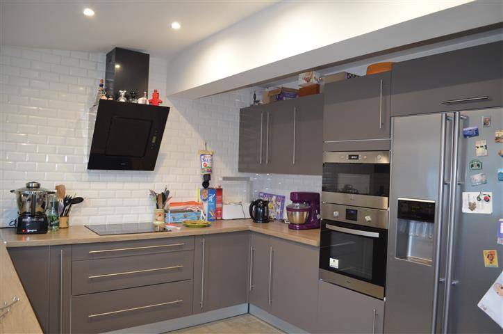 Maison de plain-pied d'environ 96m² , 3 chambres, 403m² de terrain à PESSAC Alouette