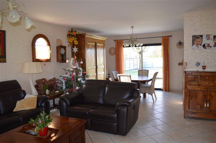 maison avec grand volume a vendre sur le barp