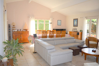 Maison 143m², 3 chambres sur 1037m² avec piscine LEOGNAN