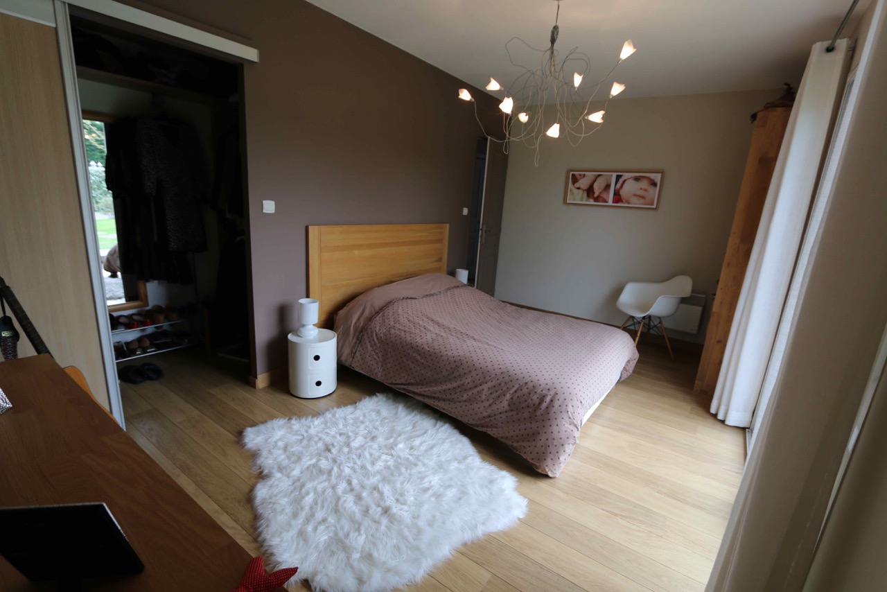 Contemporaine, 140m², 4 chambres sur 800m² sur LEOGNAN