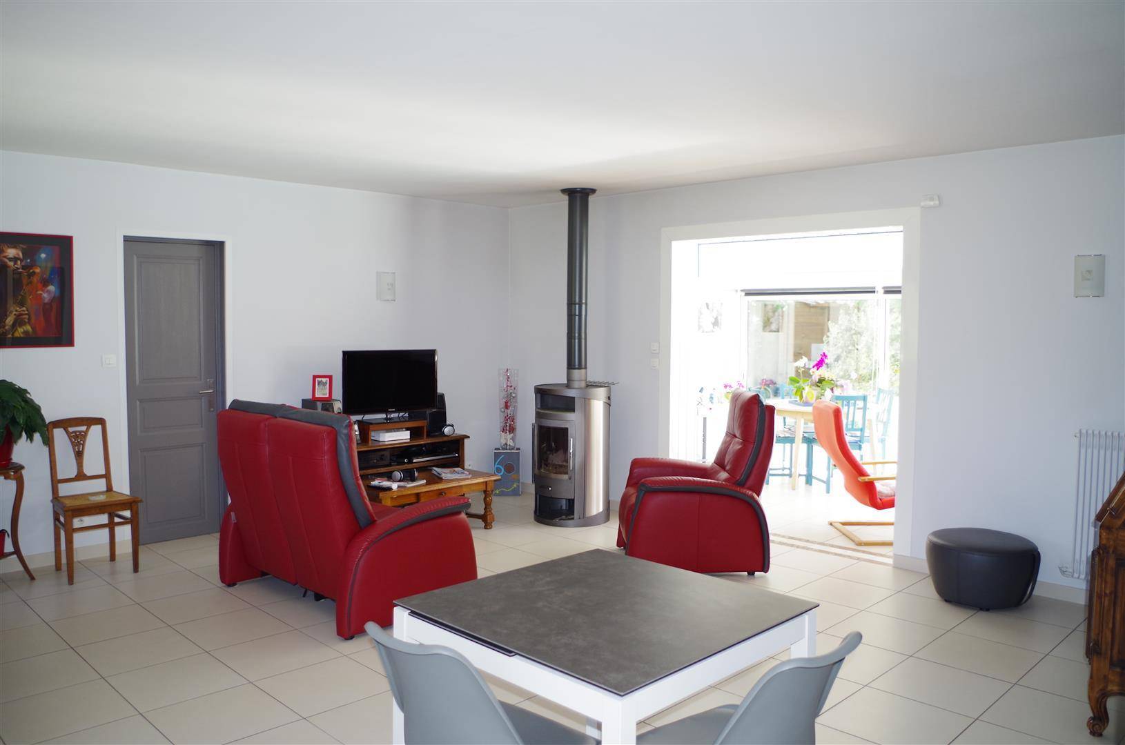 Maison plain pied 140m² sur 929m² de terrain avec piscine CESTAS BOURG