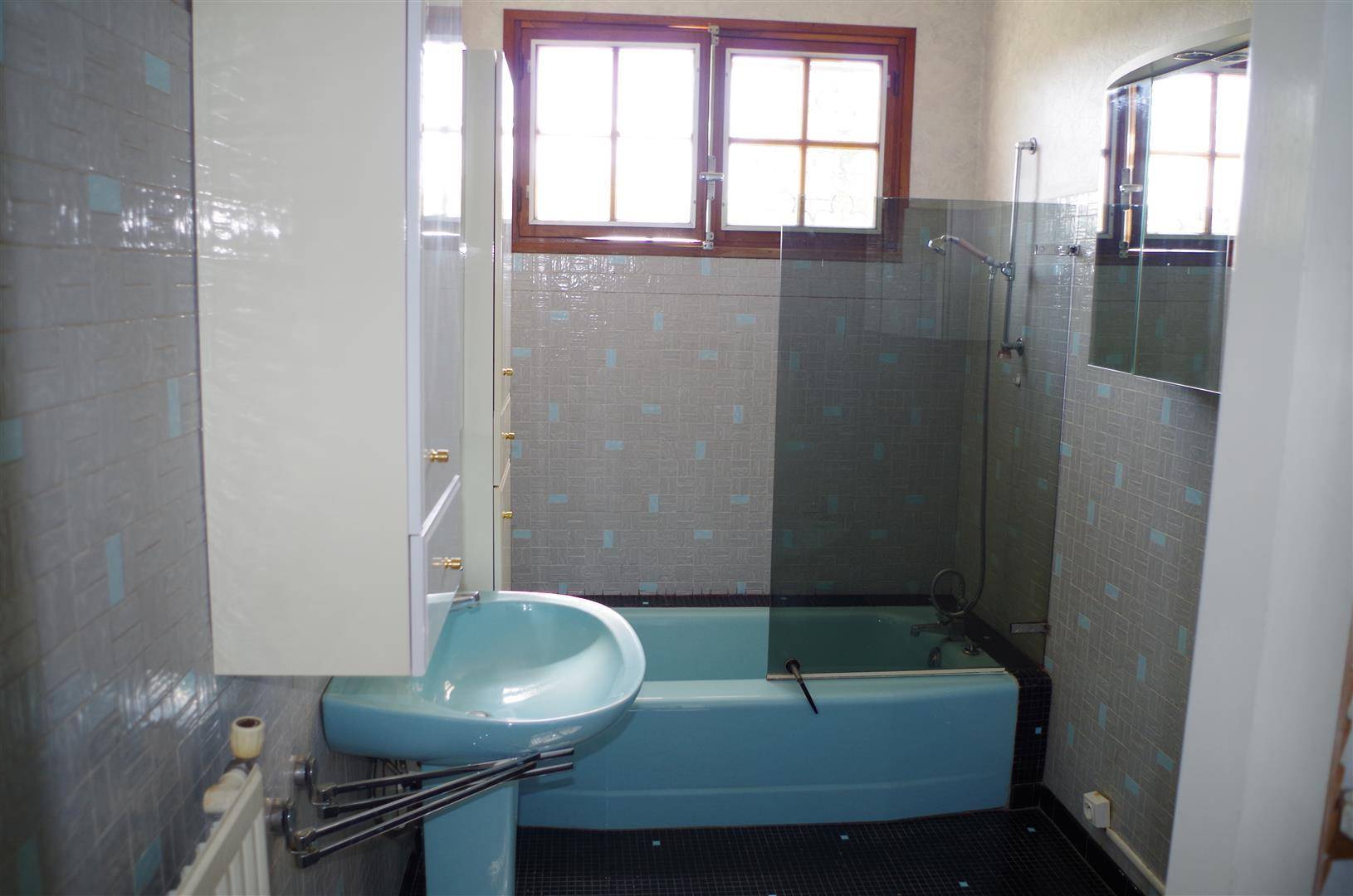 Maison individuelle de plain pied, 96m², 3 chambres et garage sur 1007m² CESTAS REJOUIT