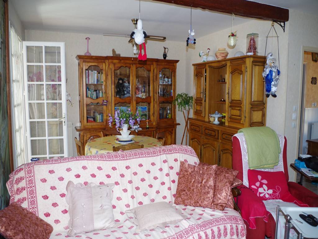 Maison de plain pied, 100m², 4 chambres sur 757m² de jardin CESTAS BOURG