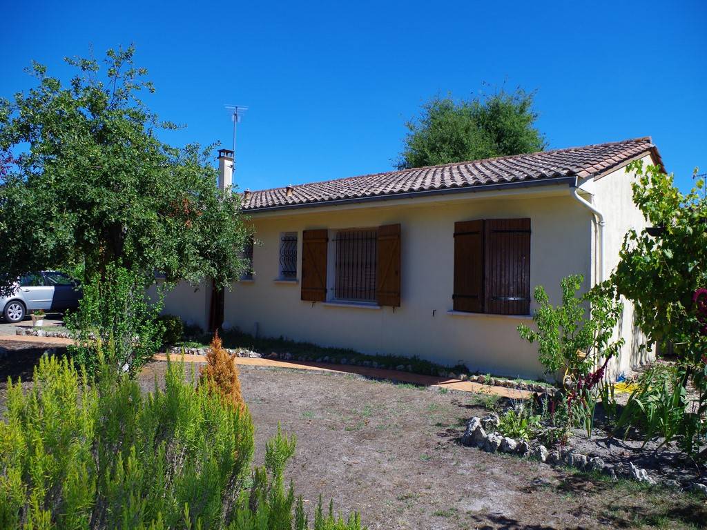 Maison de plain pied, 100m², 4 chambres sur 757m² de jardin CESTAS BOURG