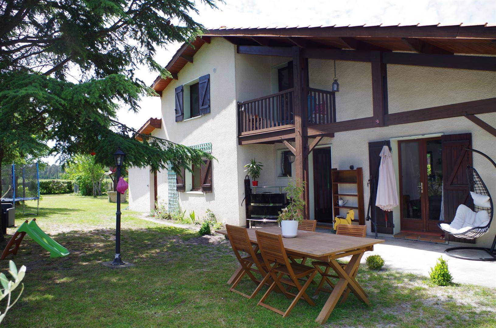 MAISON 3 CHAMBRES CESTAS BOURG