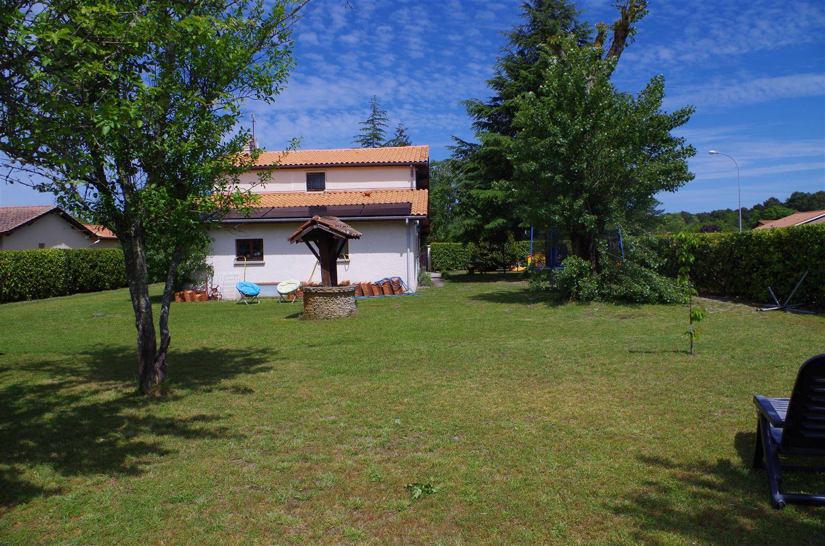 Maison LANDAISE  PARCELLE plus de 1200 metre carré Cestas bourg