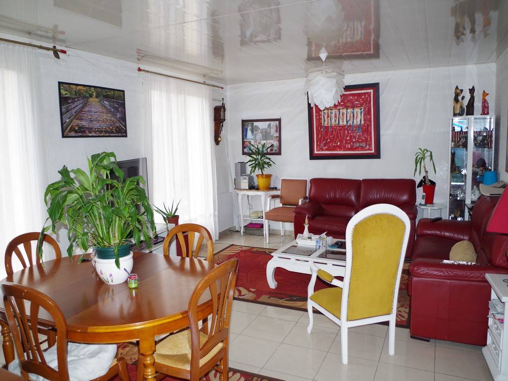 Maison plain pied 106m², 4 chambres sur 733m² de jardin CESTAS BOURG