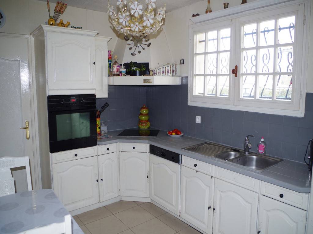 Maison plain pied 106m², 4 chambres sur 733m² de jardin CESTAS BOURG