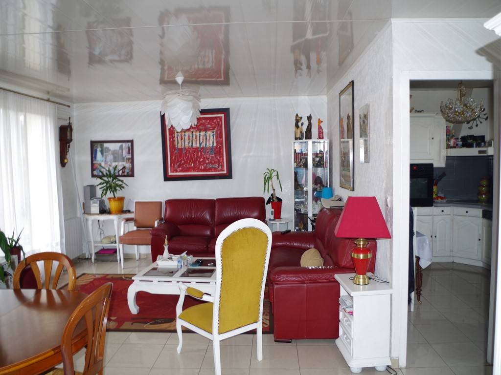 Maison plain pied 106m², 4 chambres sur 733m² de jardin CESTAS BOURG