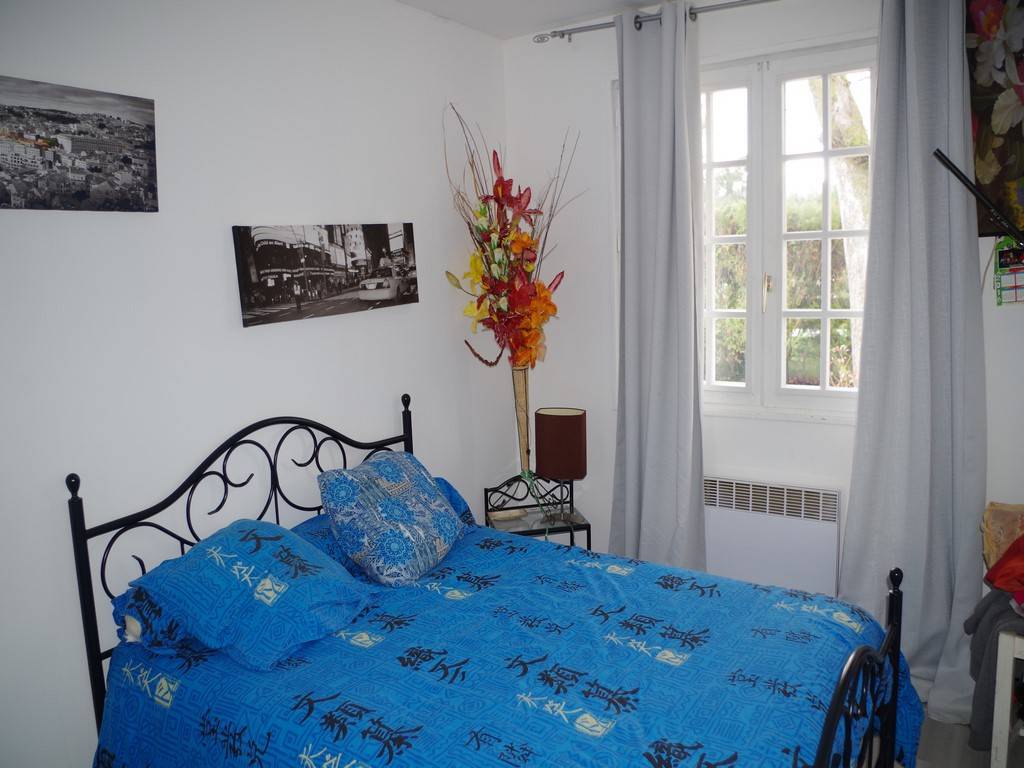 Maison plain pied 106m², 4 chambres sur 733m² de jardin CESTAS BOURG