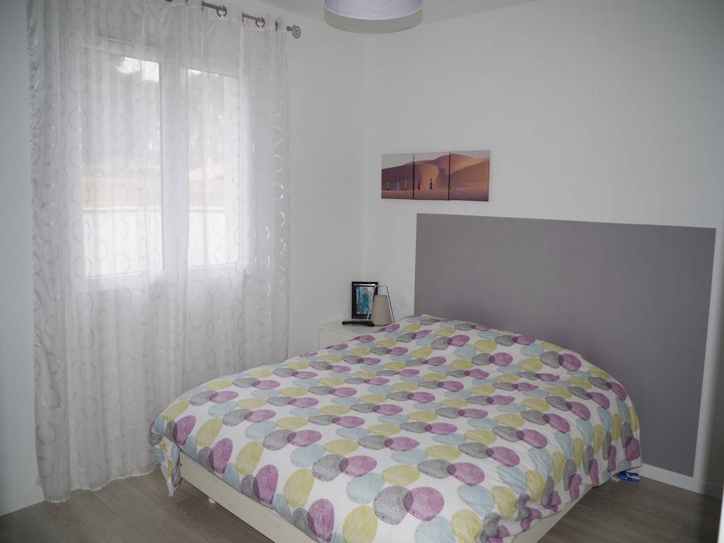 Maison neuve, 160m², 5 chambres sur 850m² avec piscine CESTAS BOURG