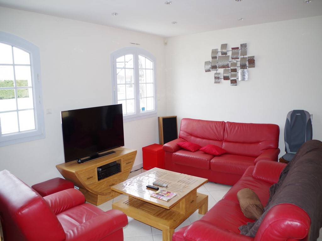 maison avec beaux volumes sur leognan