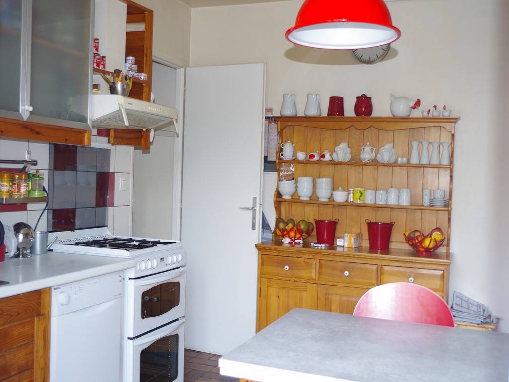 Maison 180m²,  4 chambres sur 2008m² avec garage et piscine CESTAS REJOUIT