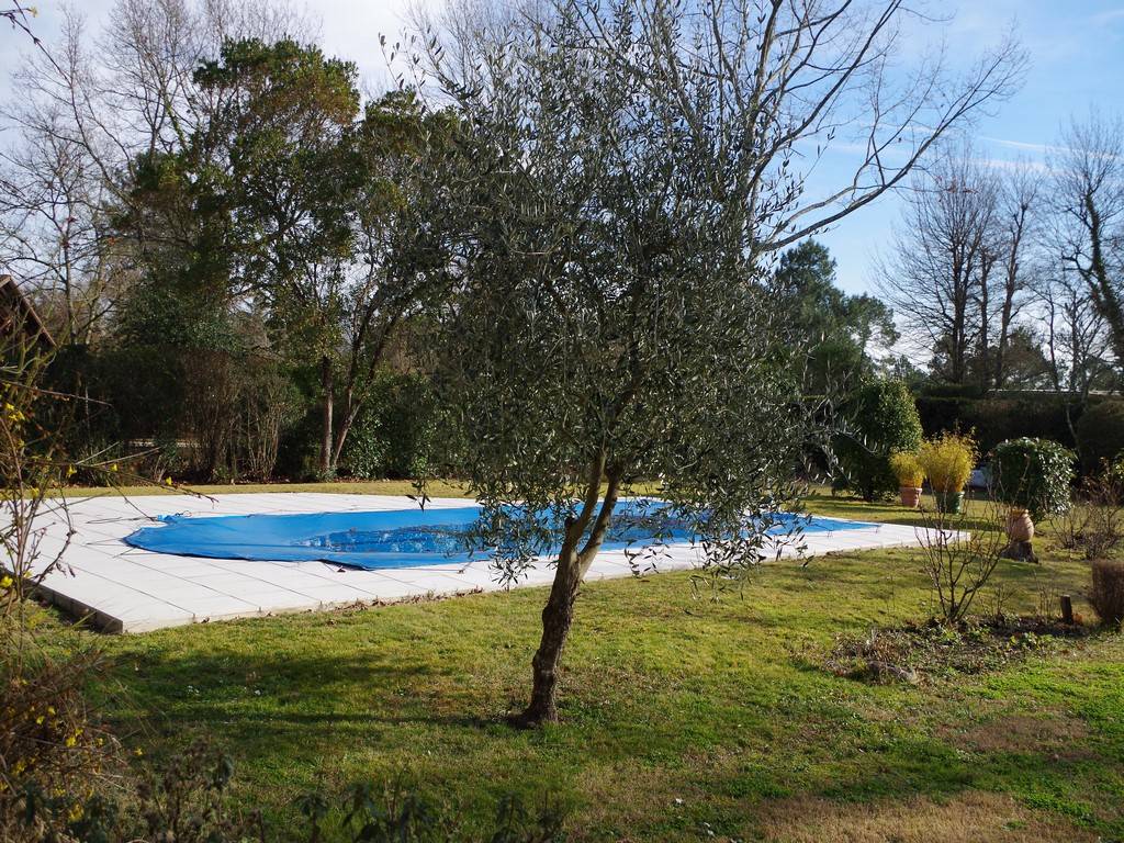 Maison 180m²,  4 chambres sur 2008m² avec garage et piscine CESTAS REJOUIT