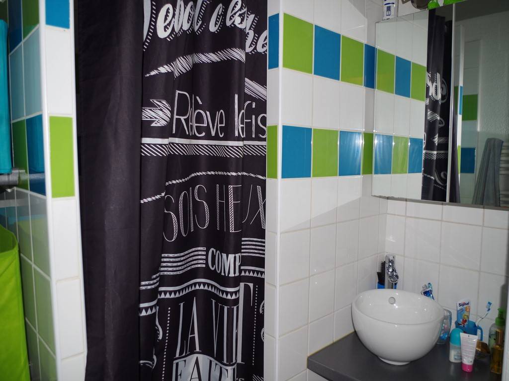 Maison de ville, 60m², 2 chambres, jardin, 2 places de parking CESTAS GAZINET