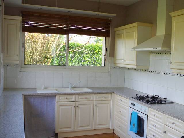 Maison 150m², 5 chambres, garage sur 1275m² de terrain LEOGNAN CENTRE